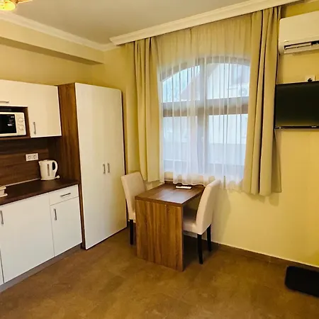 Harmonia Vendeghaz بيت ضيافة 3*
